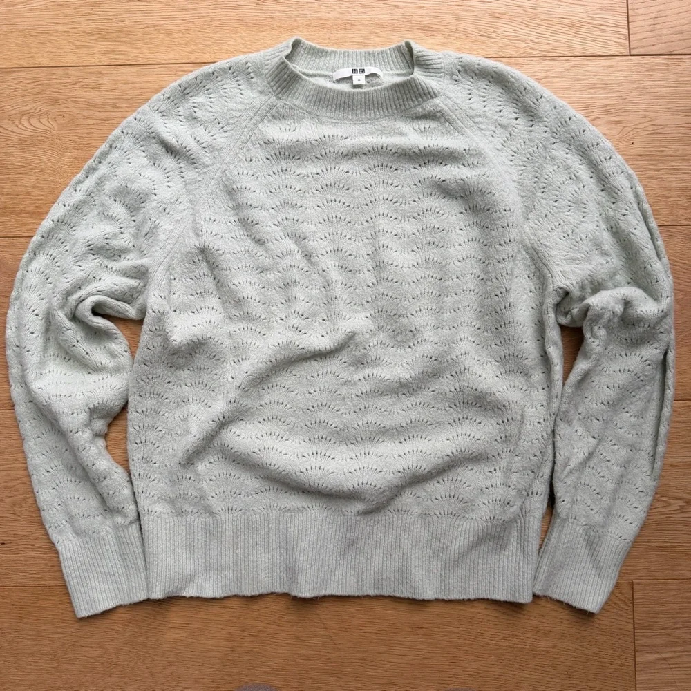 UNIQLO Light Souffle Yarn Pointelle Crew Neck Sweater pastel green  - M - Picture 7 of 13